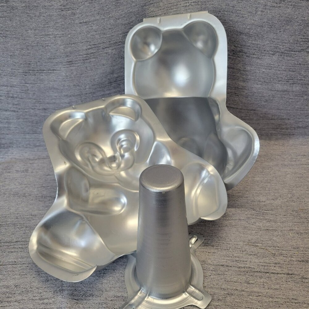 Vintage Wilton 3D Bear Cake Pan